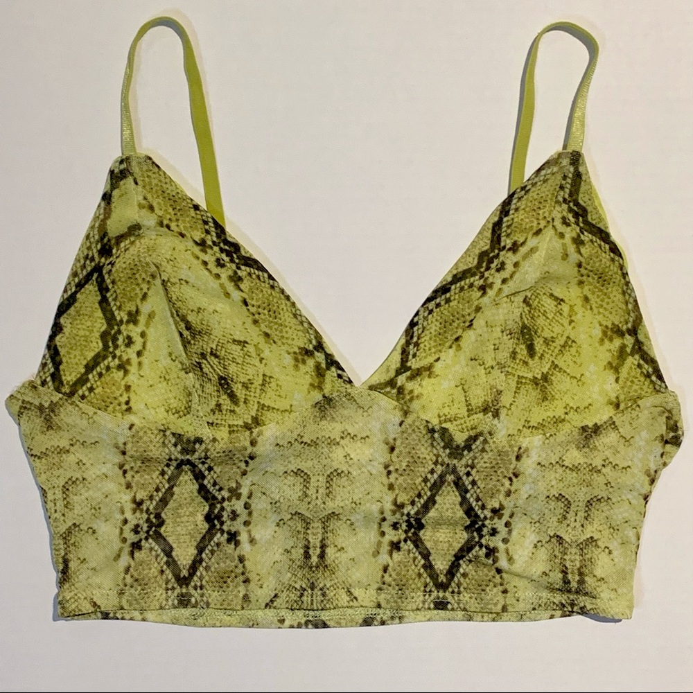 Snake skin pattern tank